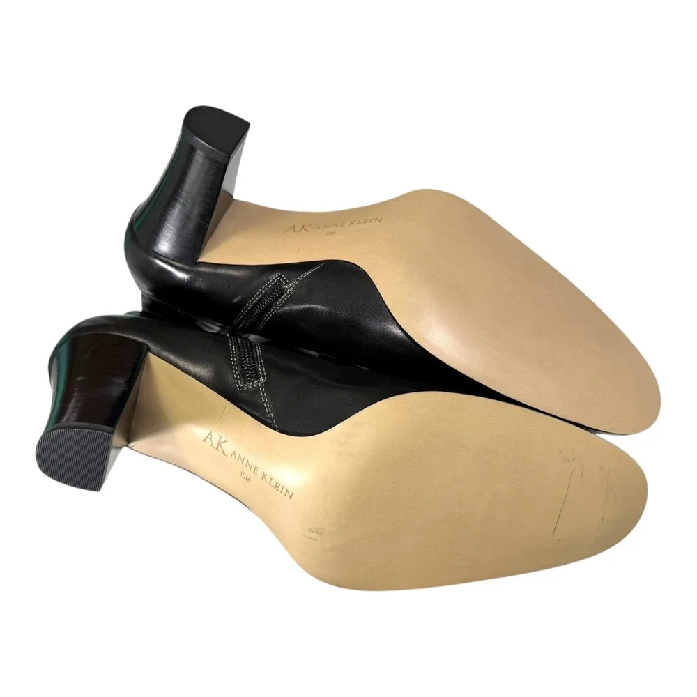 AK Anne Klein 10M Black Leather Ankle Boots Pointed Toe Heel Officecore Chic